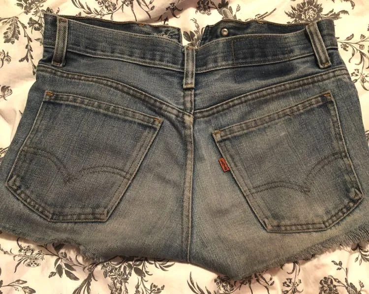 Levi’s Distressed  Shorts - Image 3