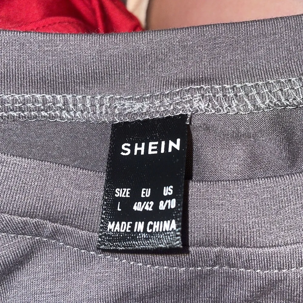 SheIn Grey solid crop tee - Image 5