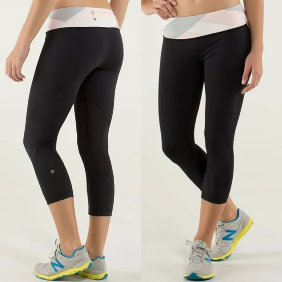 Lululemon Athletic Crop Leggings Black Pink White Workout Gym Activewear Size 8 - Image 2