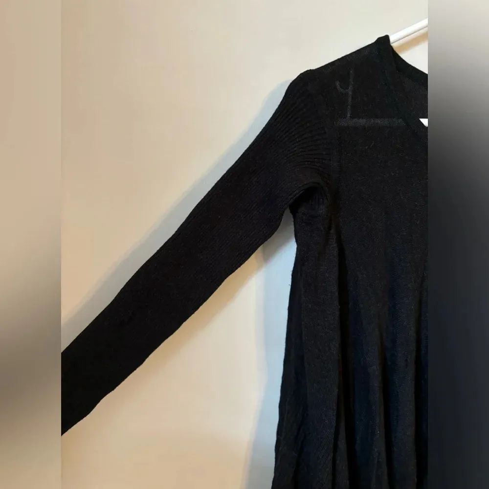 Hi-Lo Asymmetrical Black Sweater Size Small - Image 4