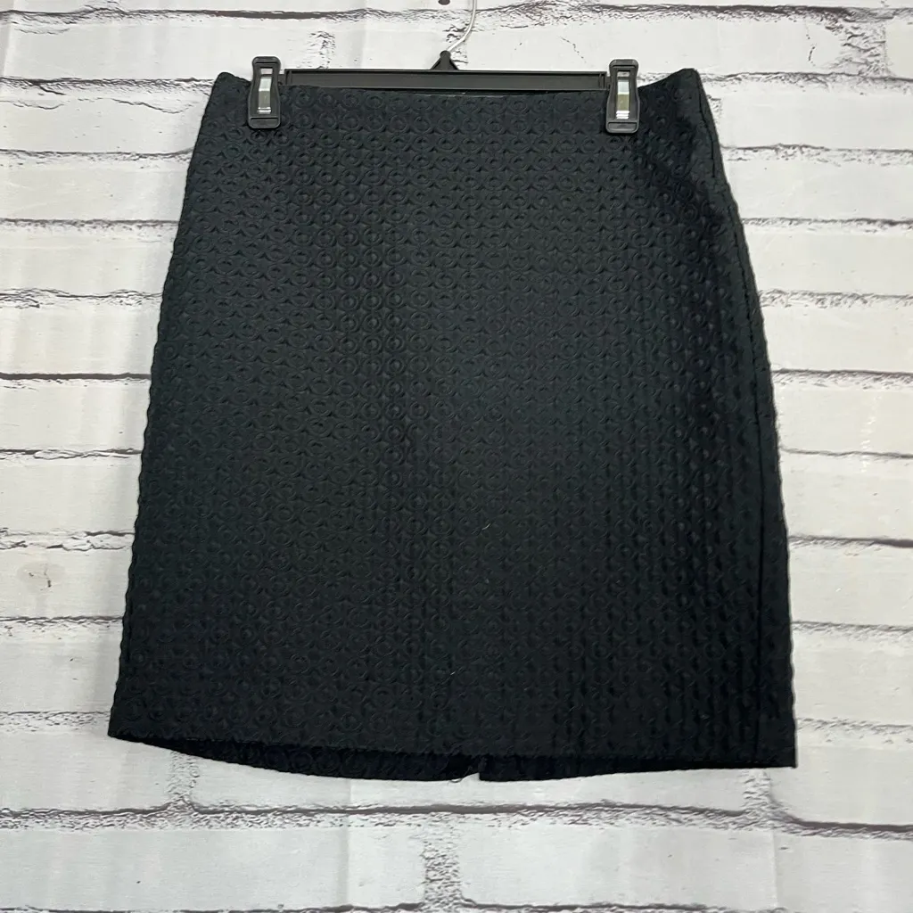 Banana Republic Black Pencil Skirt Knee-Length Workwear SZ 6 Preppy Embroidered - Image 4