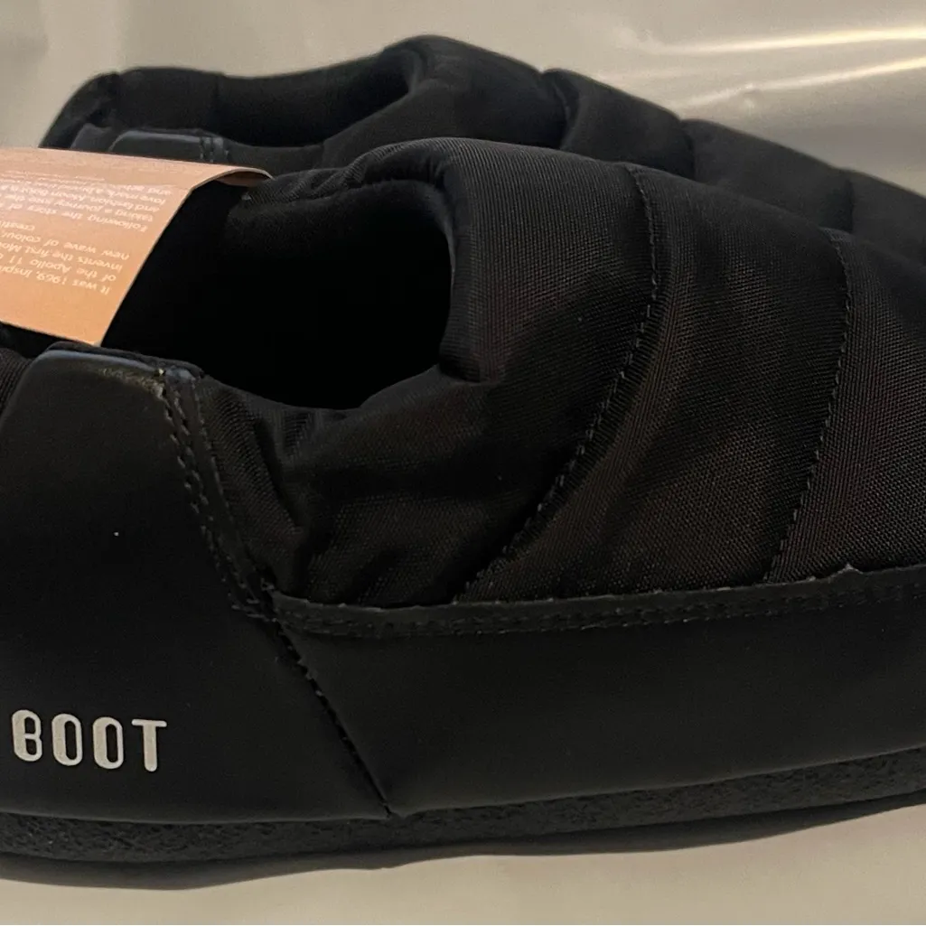 Moon Boot Black Mules NWOT Size undefined - Image 4