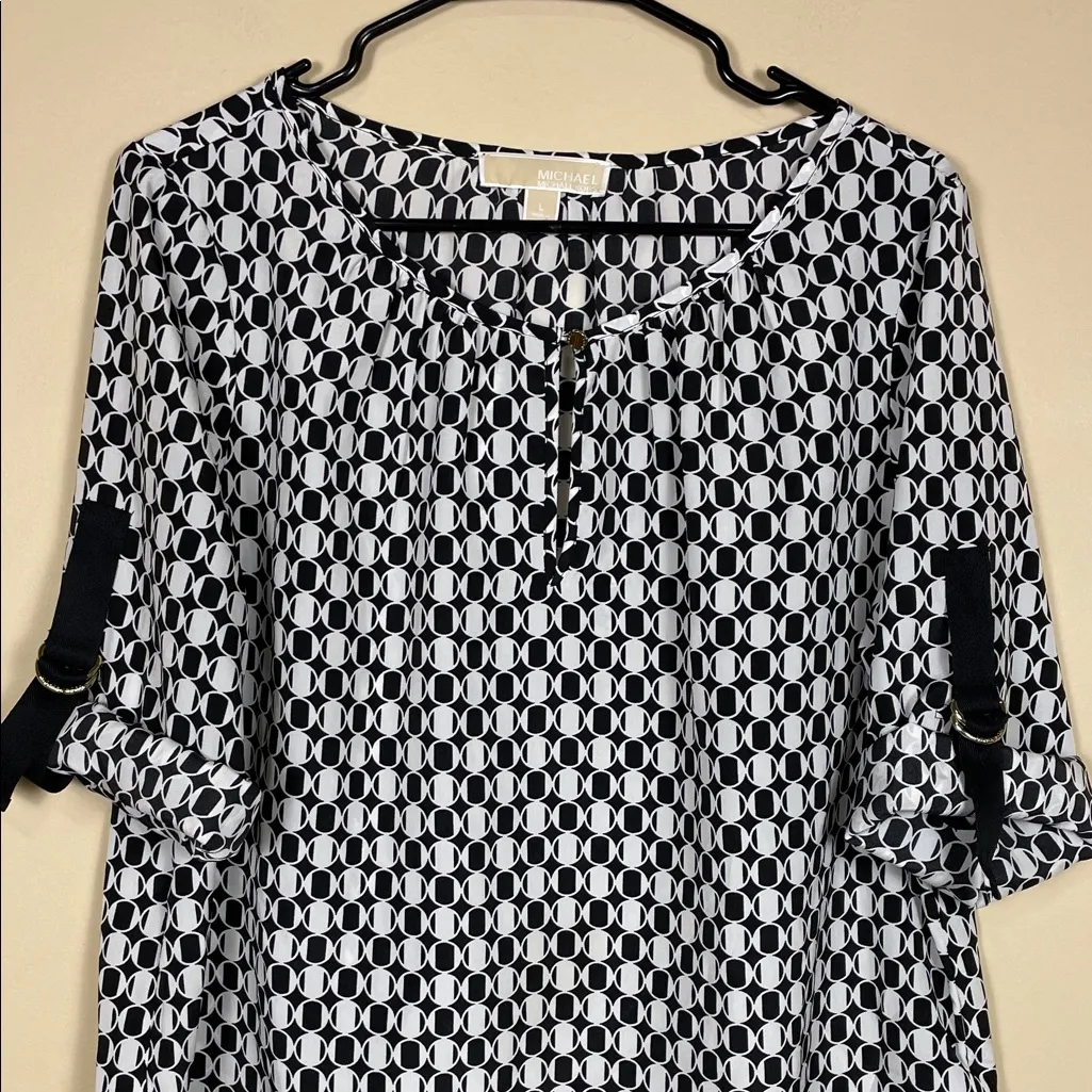 MICHAEL Michael Kors Women’s Patterned Black White Rolled Sleeve Hi-Low Blouse - Image 2