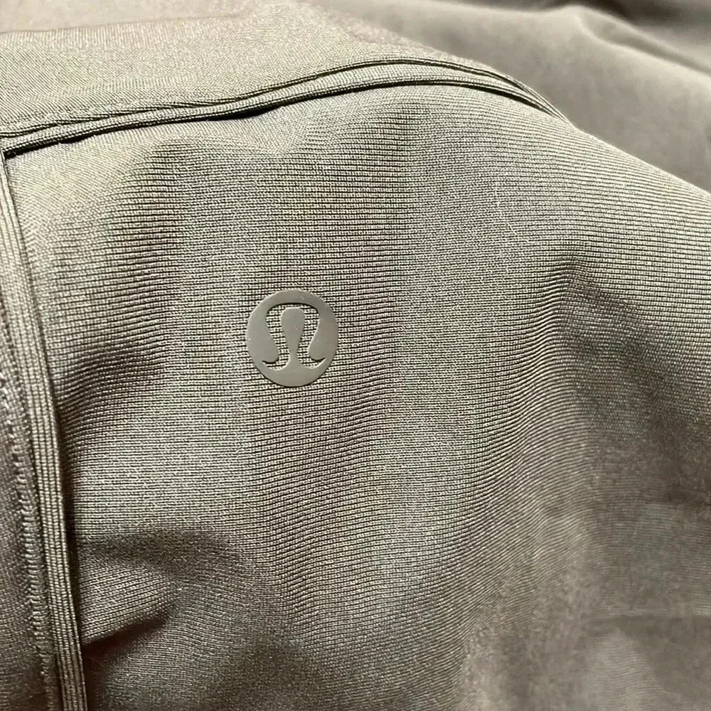 Lululemon Size 6 Army Green Essential High-Rise Trouser size 4 - Image 10