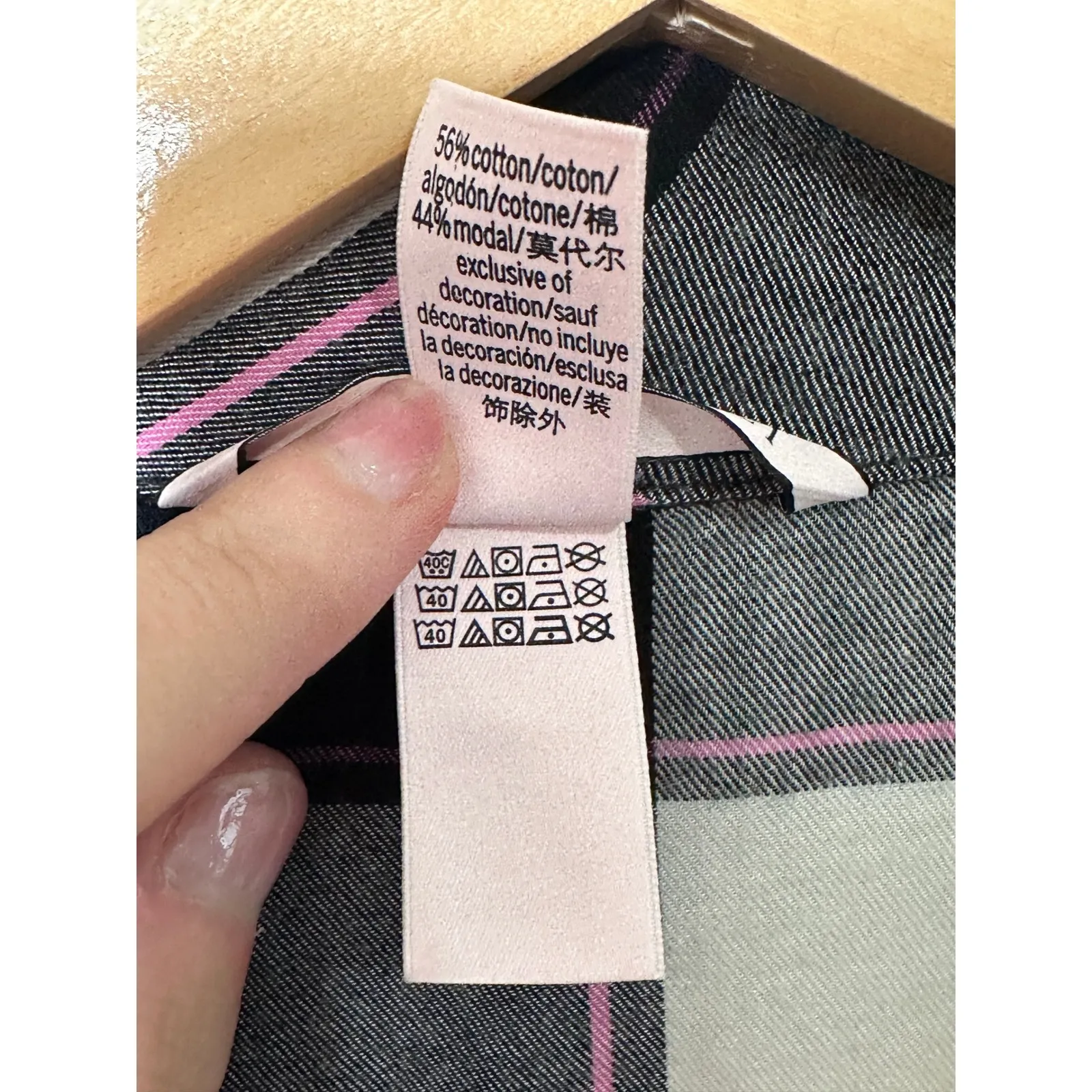 Victoria's Secret Plaid Robe Size M/L Black White Pink Flannel Belted Loungewear - Image 6