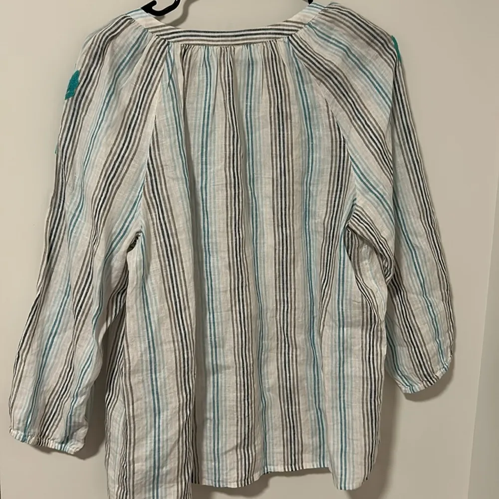 J Jill Love Linen 100% Linen Blue Embroidered Blouse Coastal Cottagecore Size M - Image 4