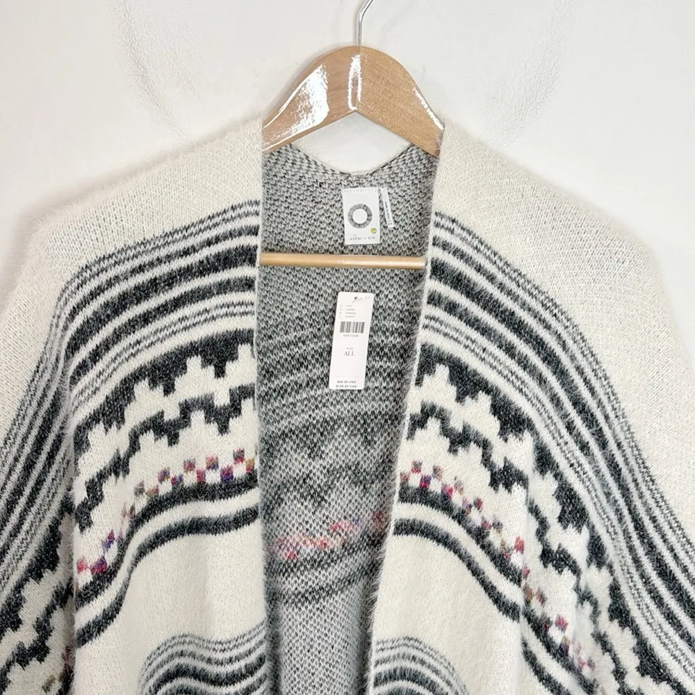 Anthropologie Akemi + Kin Tallulah eyelash knit plush Aztec print poncho - Image 4