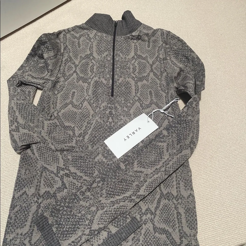 Varley  workout top - Image 2