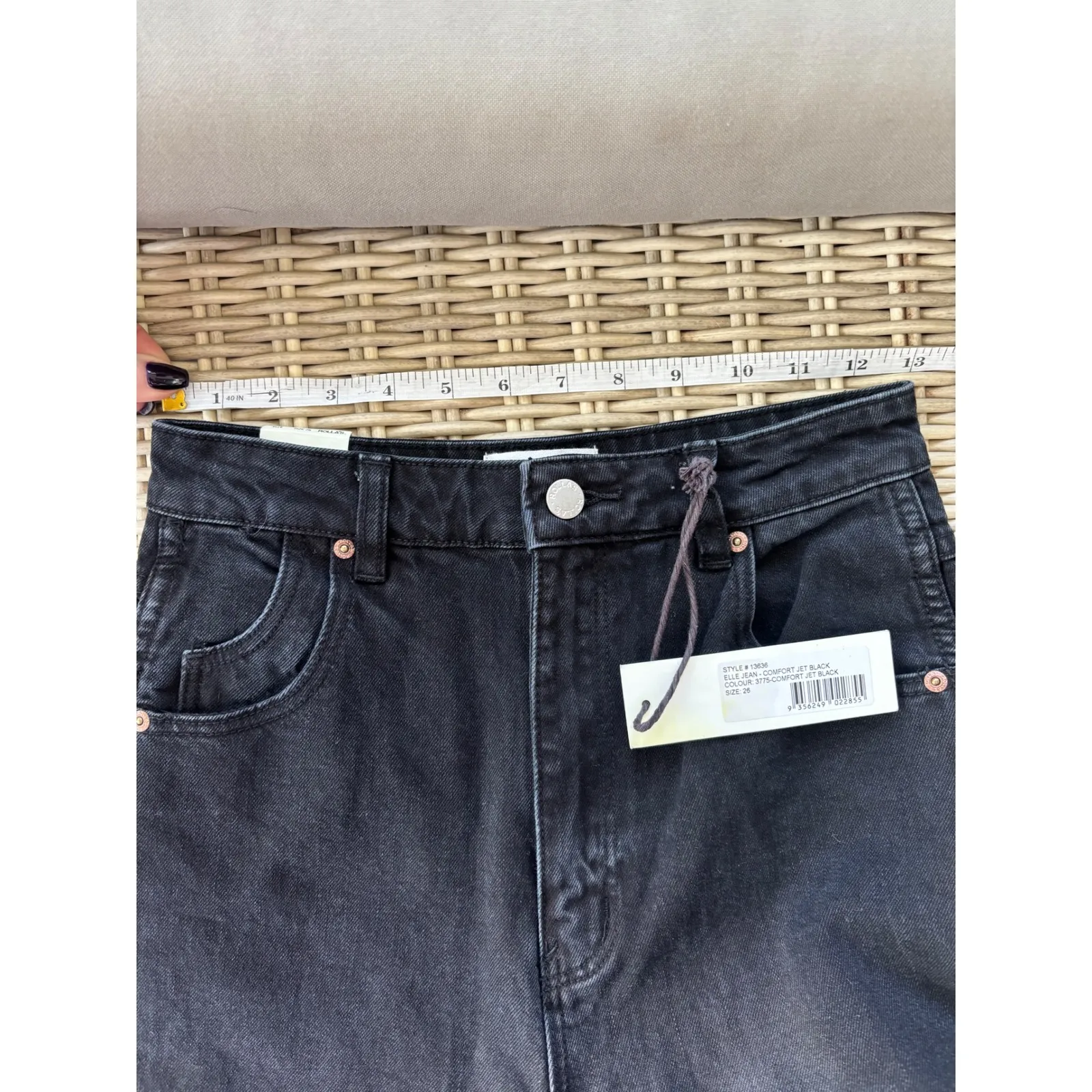 ROLLAS NWT Elle Super High Rise Relaxed Jeans 26 minimalist boho layered chic Black - Image 9