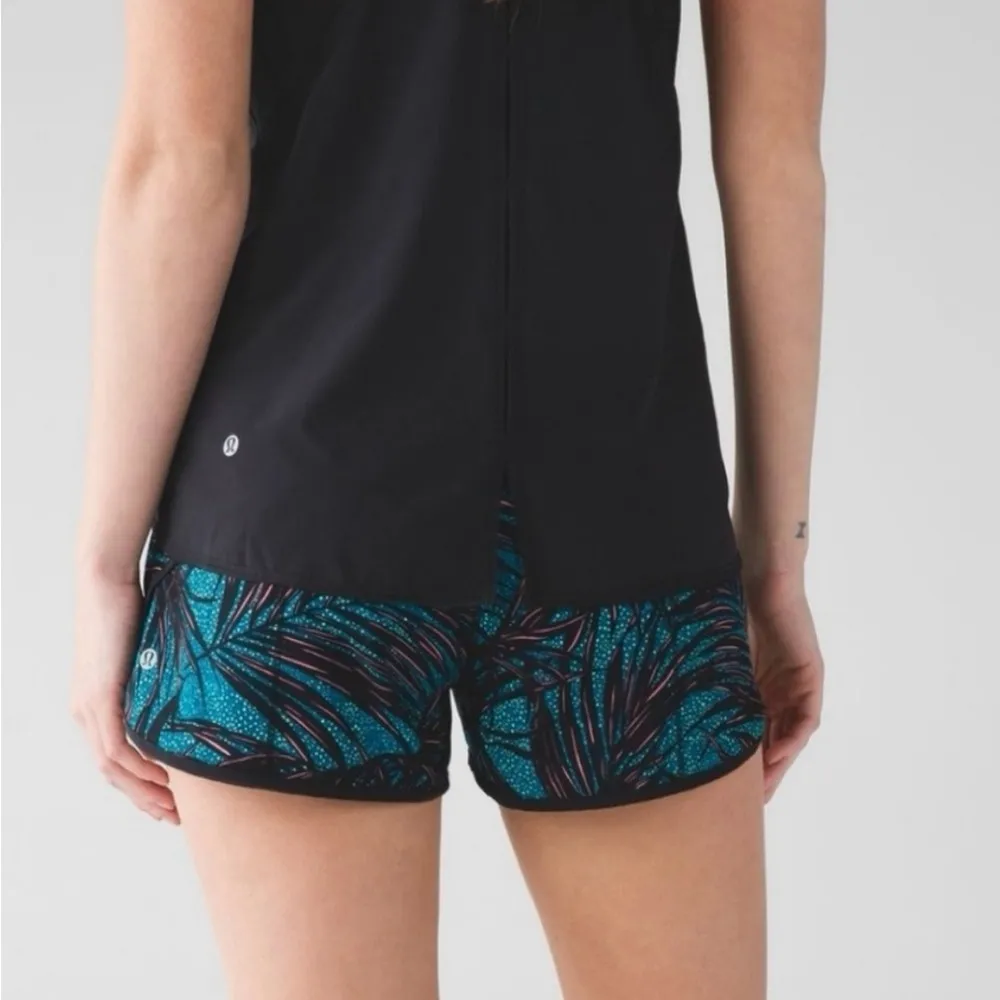 Lululemon Speed Shorts Teal Black Size 6 Lined - Image 2