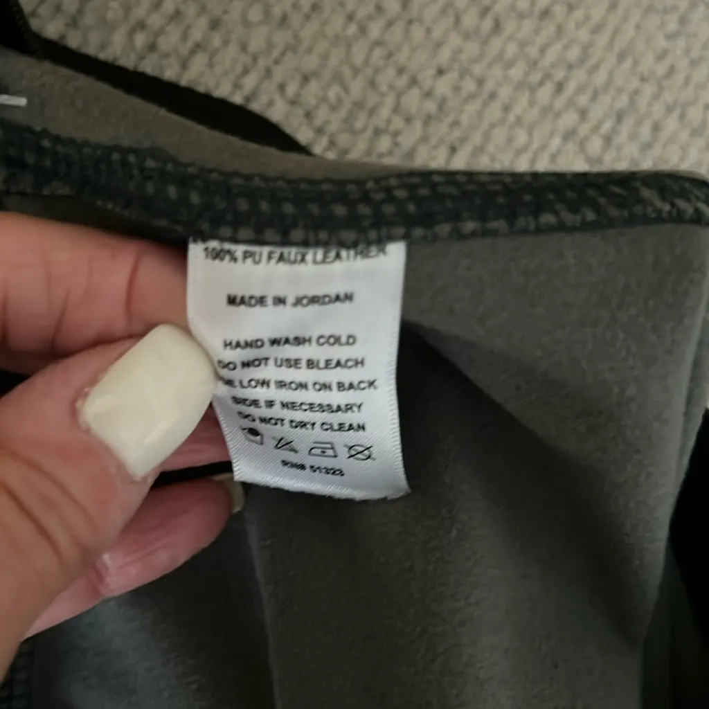 Vince Camuto 💚 - Image 6