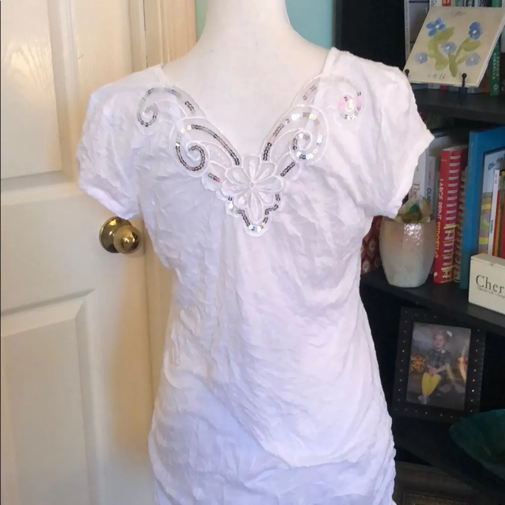 Bobbie Brooks EUC semi sheer back tunic - Image 3