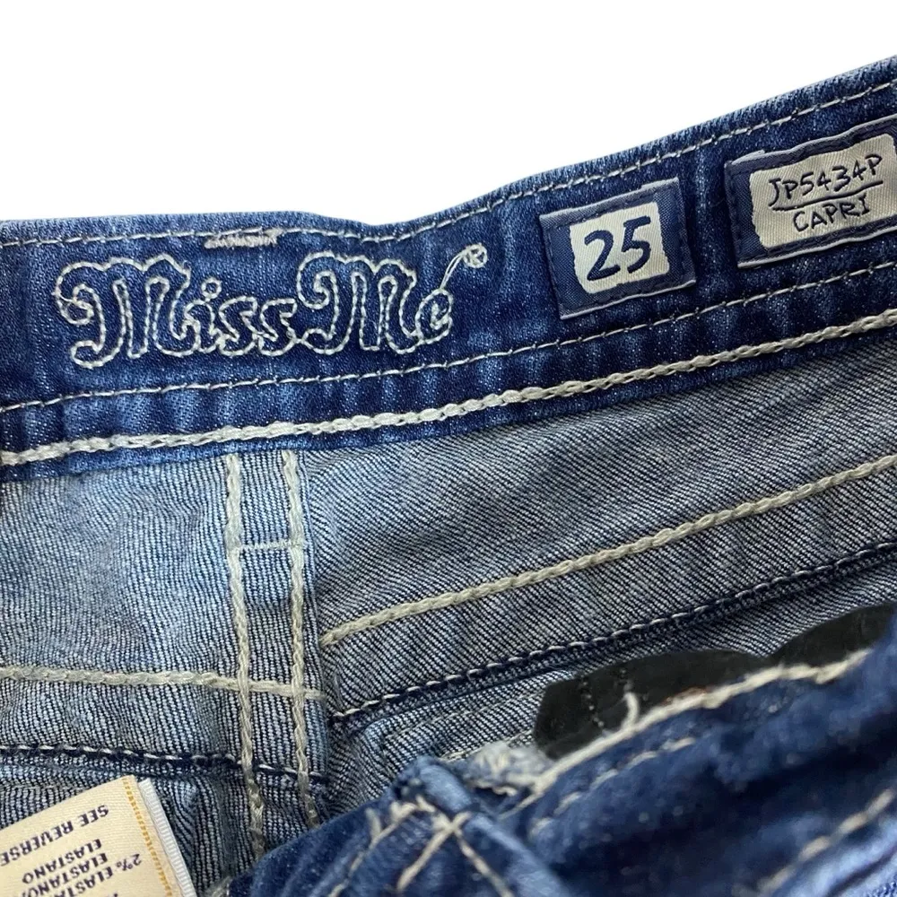 Miss Me Blue Capri Cropped Jeans Embellished Design Low-Rise Size 25 Dark Blue - Image 8