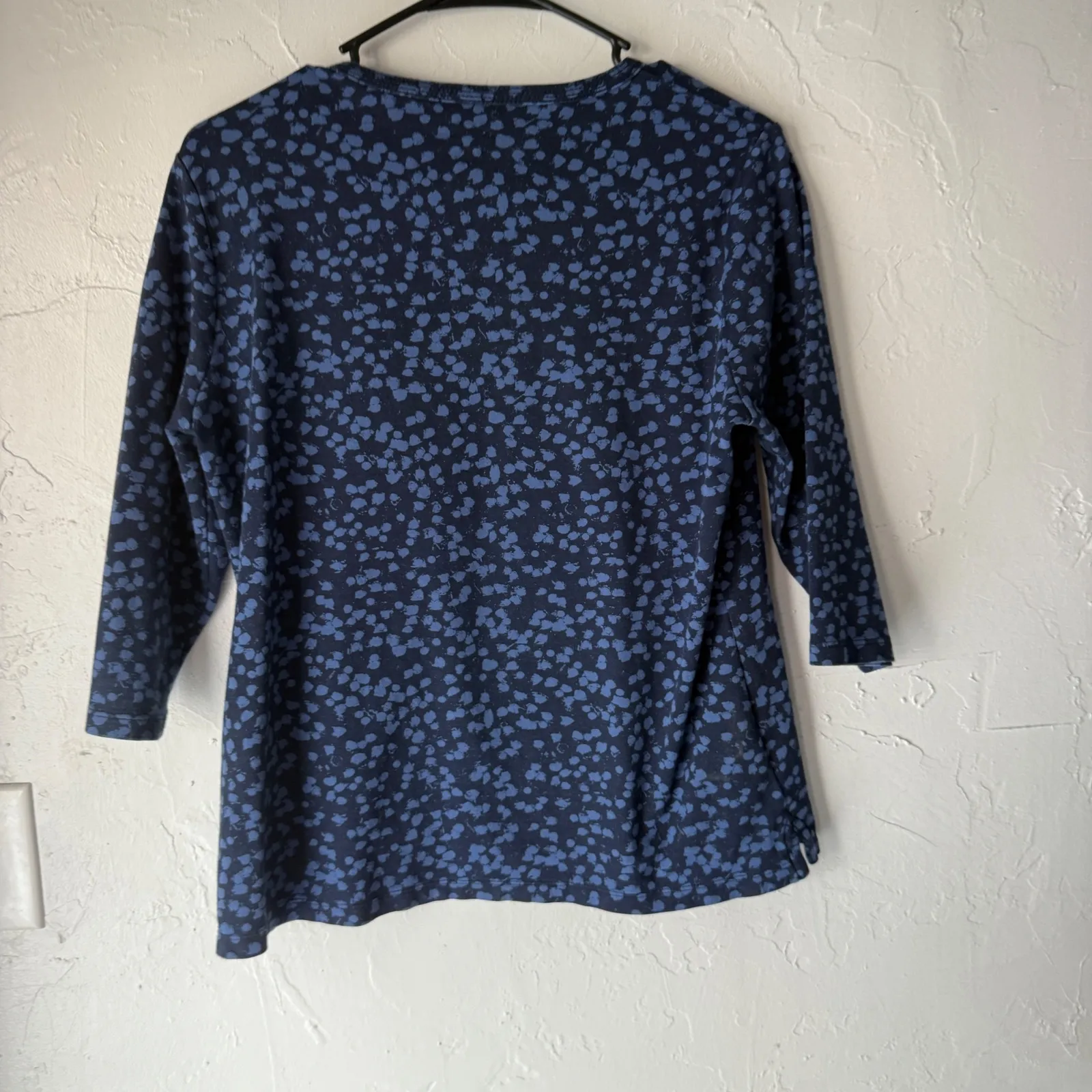 LL Bean Blue Floral Print 3/4 Sleeve V - Image 4