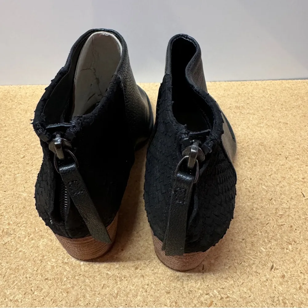 Clarks  women's spiced ruby boot - Image 4