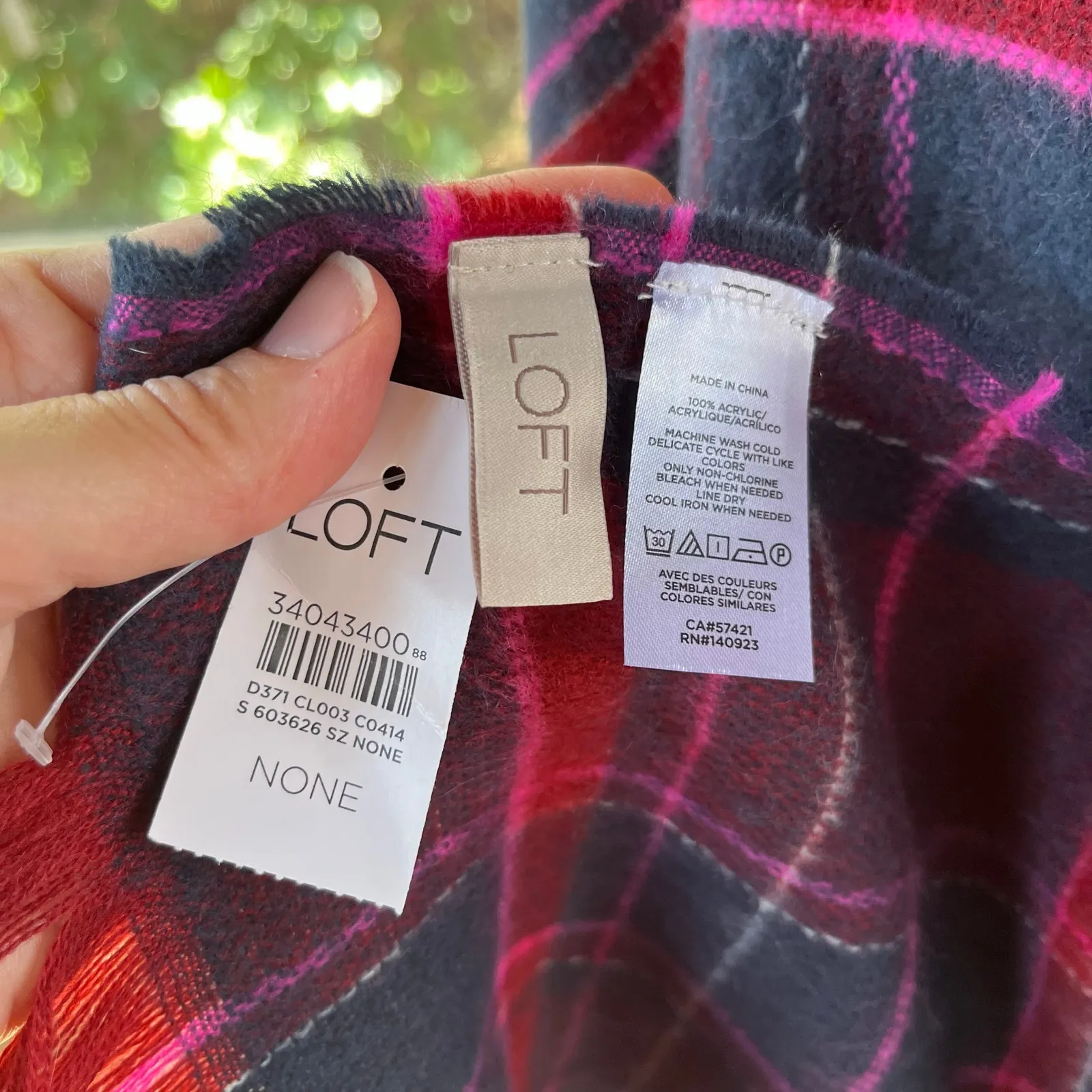 LOFT Women's Blue And Red Plaid Rectangular Blanket Scarf OS. NEW - Image 6