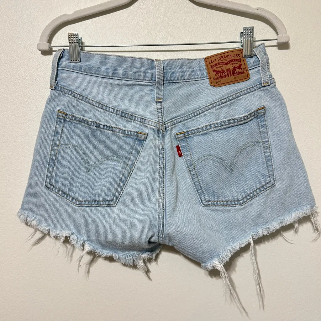 Levi’s 501 Light Wash Denim Shorts Size 26 Button Fly Distressed Cutout - Image 7