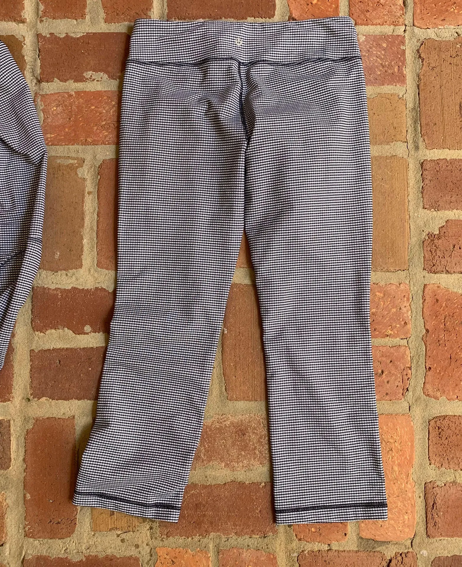 Lululemon Jacket And Leggings Set - Image 3