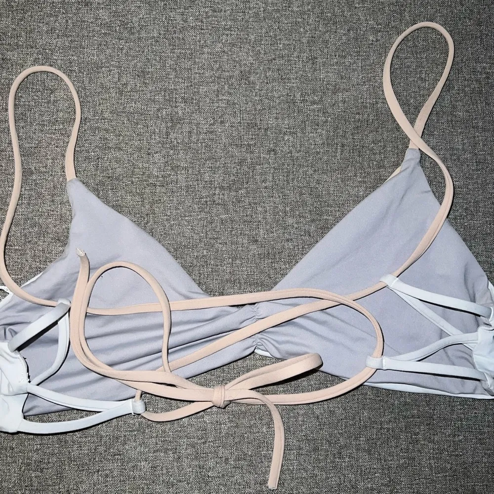 L*SPACE Haley Blocked Reversible Bikini Top size Medium - Image 8