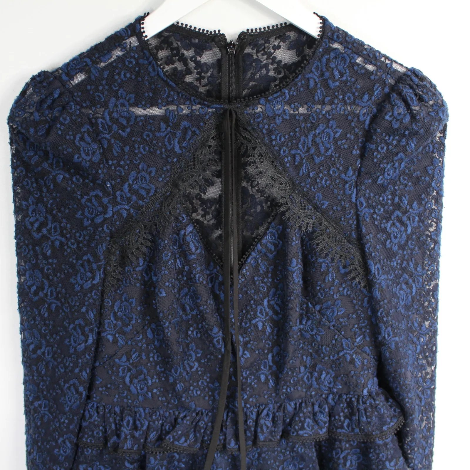 ML Monique Lhuillier Black & Blue Tie-Neck Lace Long Sleeve Ruffled Dress - Image 7