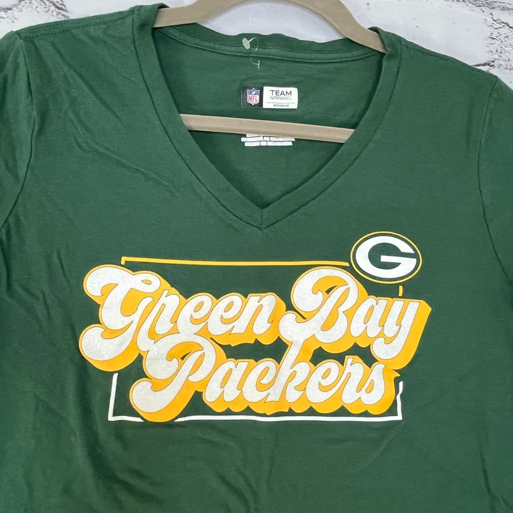 Green Bay Packers Women's Green and Yellow Graphic Top T Shirt SZ S/M Streetwear - Image 8