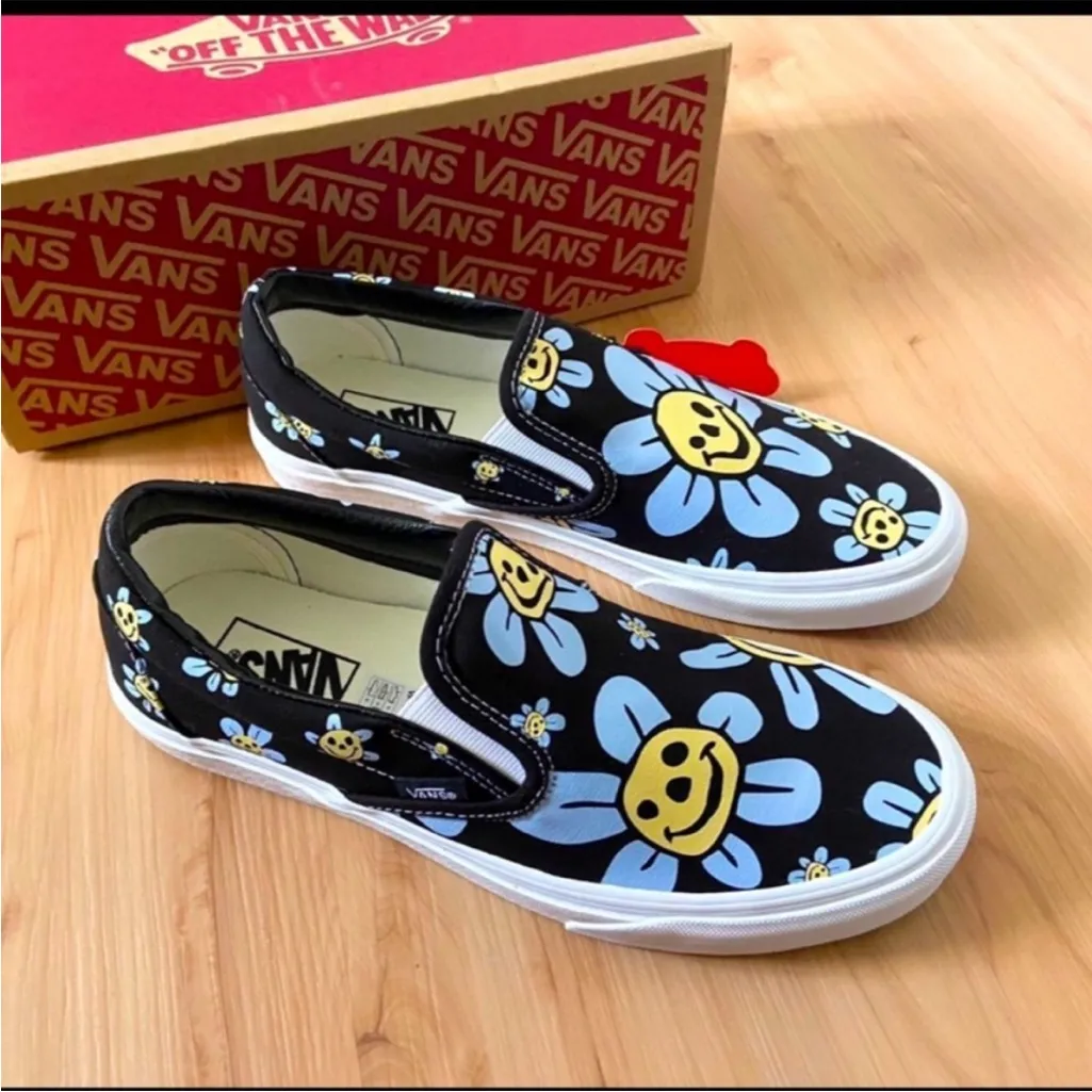 Vans Classic slip-on Trippy Grin Floral
Women Size 9.5 US Men's 8.0 US - Image 4