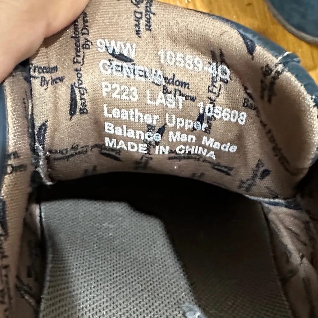 Barefoot Freedom Dark Blue Leather Shoes 9WW Size 9 - Image 2