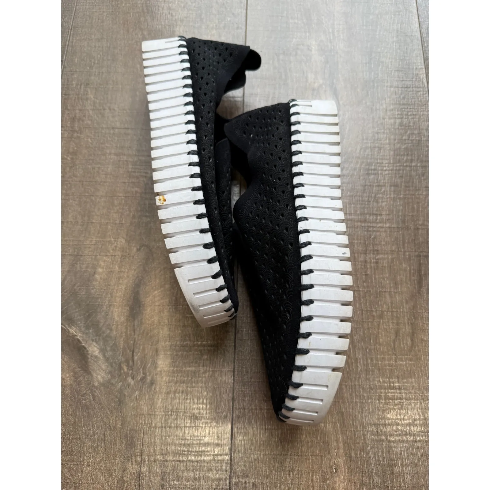 Ilse Jacobsen Women Black Perforated Slip On Shoes Tulip Sneaker School Size 37 - Image 6