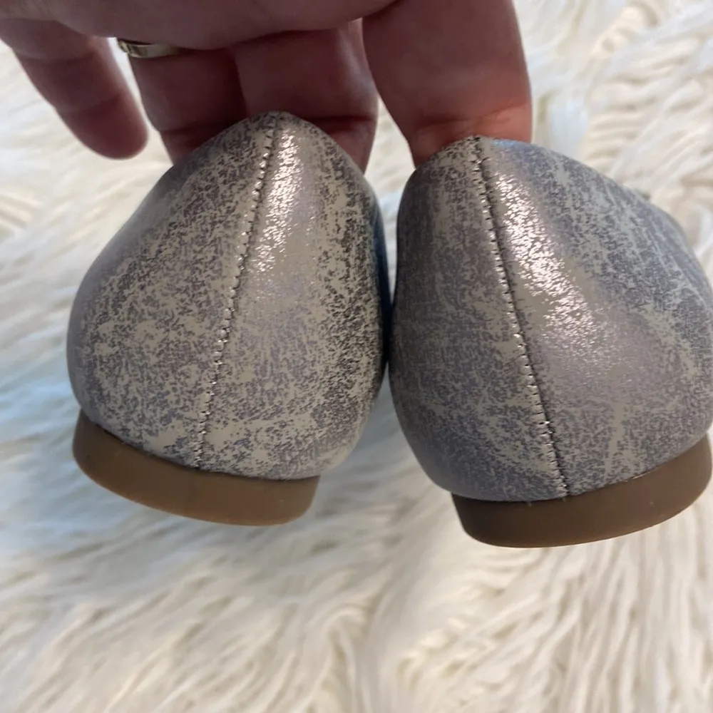 JOURNEE Collection Shoes size 7 BNWOT see all photos color silverfish - Image 9