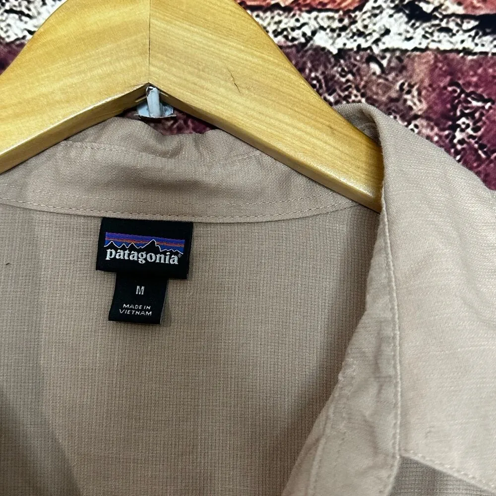 Women’s Patagonia button down - Image 7