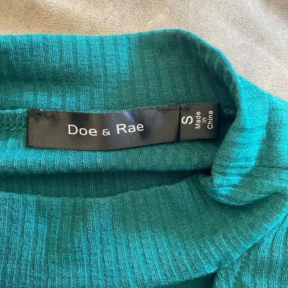 Doe & Rae emerald green ribbed cutout detail sleeveless top size small - Image 2