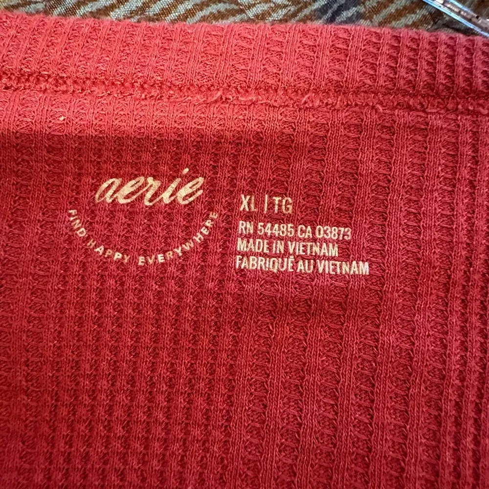 Aerie Long Sleeve Waffle Knit Henley Top (Magenta) Red women’s XL - Image 5