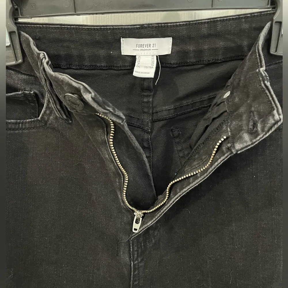 Forever 21 Premium Denim Black High Waist Flare Leg Jeans Women’s Size 30 - Image 3