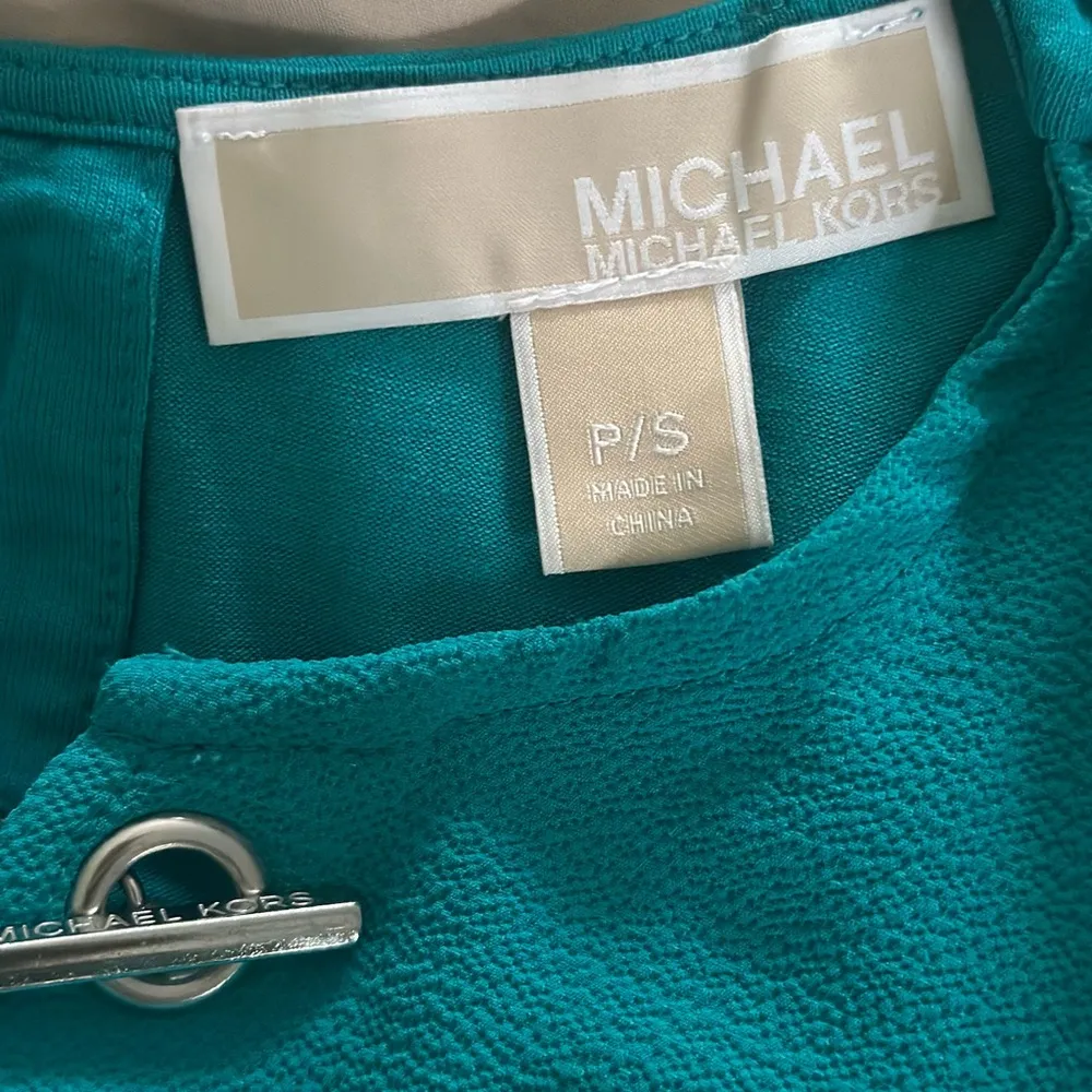 Michael Kors teal short sleeve top size Small petite - Image 2