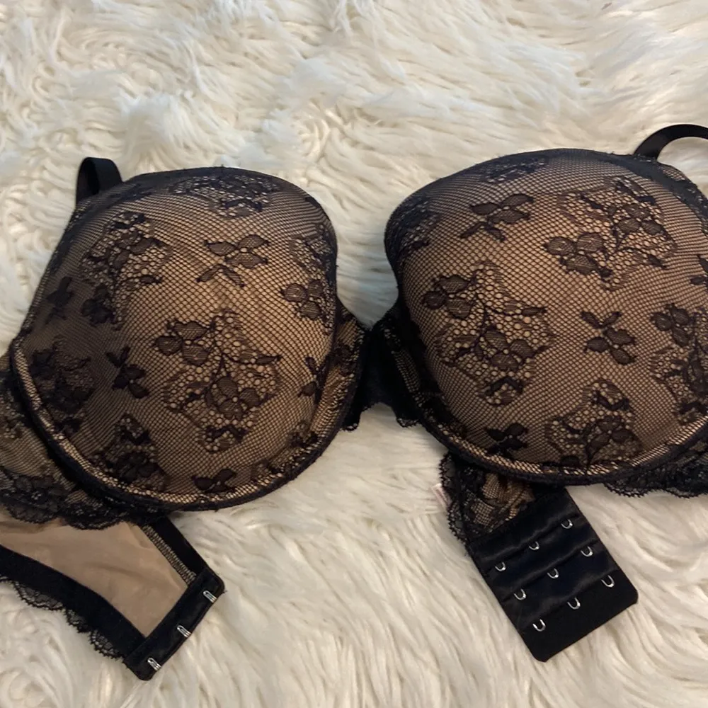 Victoria's Secret Black Lace Push Up Underwire Unlined Full Coverage Bra siz 40D - Image 9