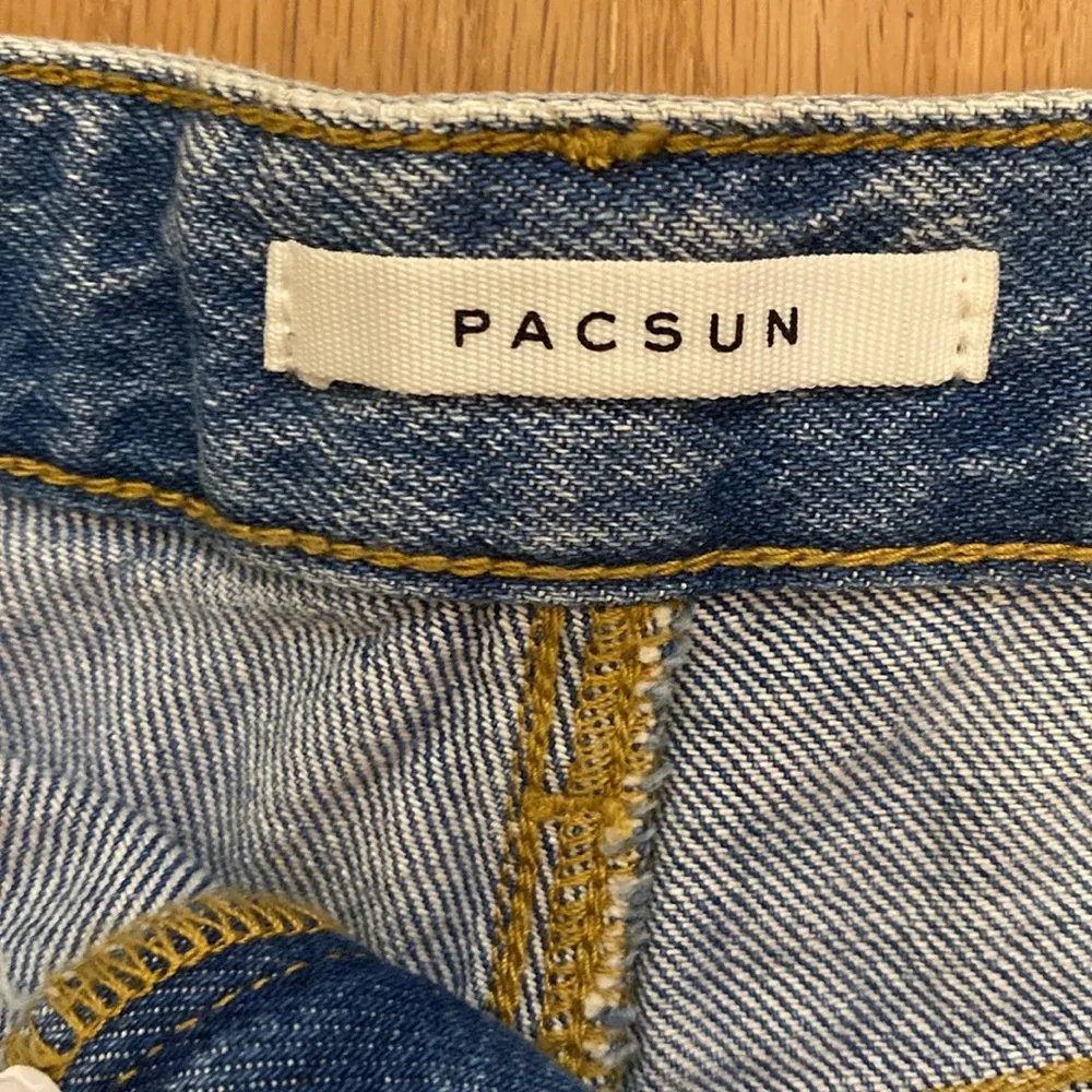 Pacsun high rise festival Jean Shorts size 23 Butterfly print back NWOT - Image 3