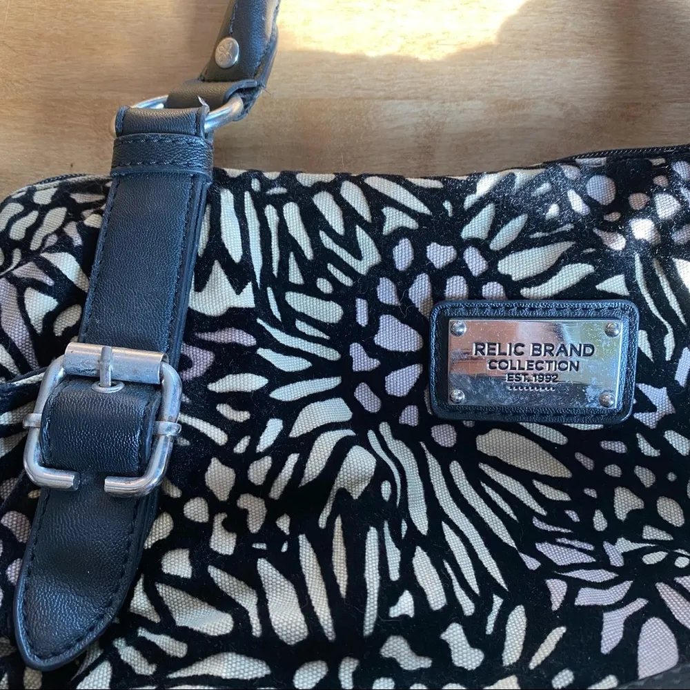 Relic satchel purse back tan velvet floral print convertible straps bag - Image 2