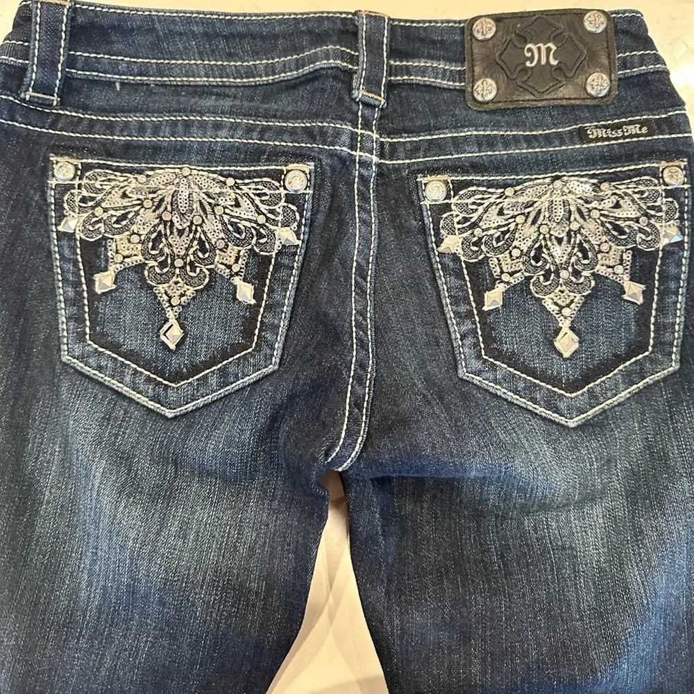 Miss Me Signature Boot Cut Crop Bling Jeans Dark Wash Size 27 - Image 7