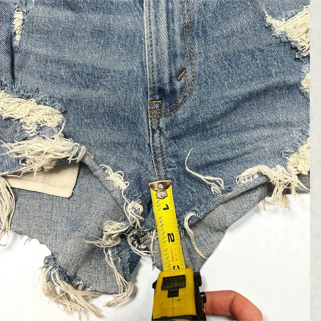 Abercrombie & Fitch Distressed High Rise Mom Shorts. Size 4/27 - Image 5