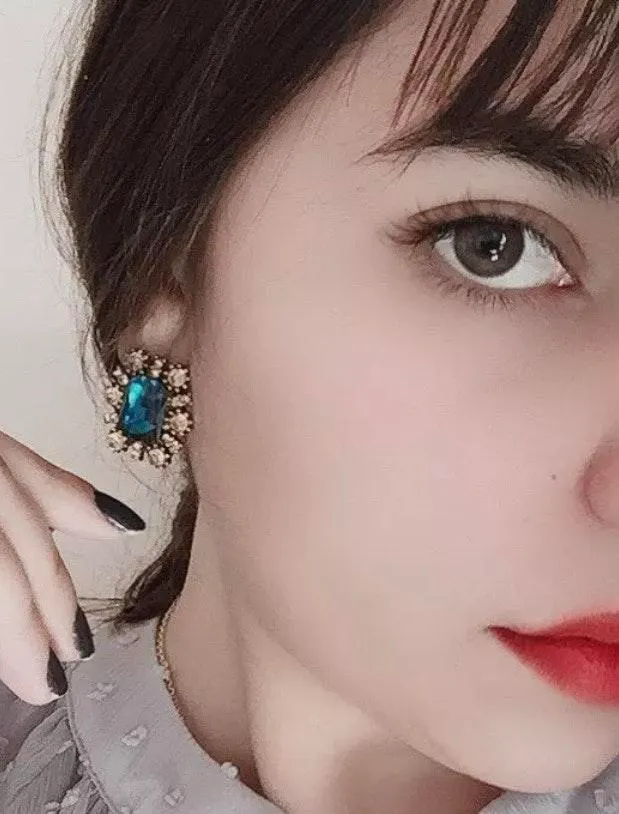 NEW VINTAGE BLUE RHINESTONE EARRINGS - Image 2