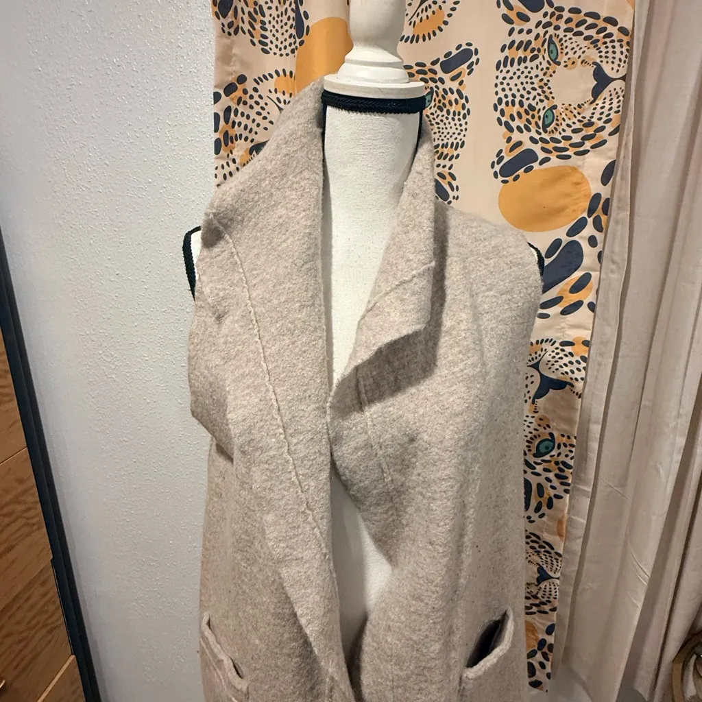 Eileen Fisher Beige Sleeveless Open Front long Vest medium - Image 2
