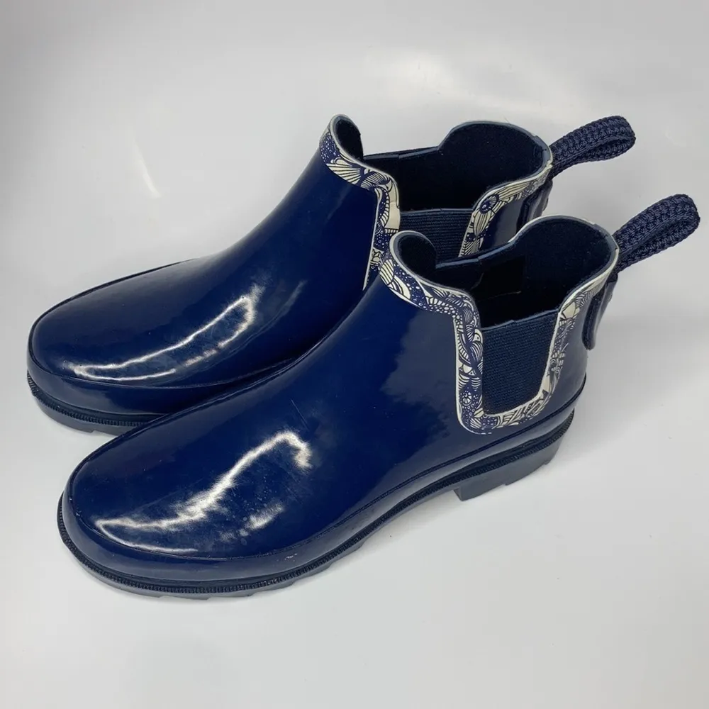 Sakroots navy rhyme ankle rain boots‎ size 7 - Image 4
