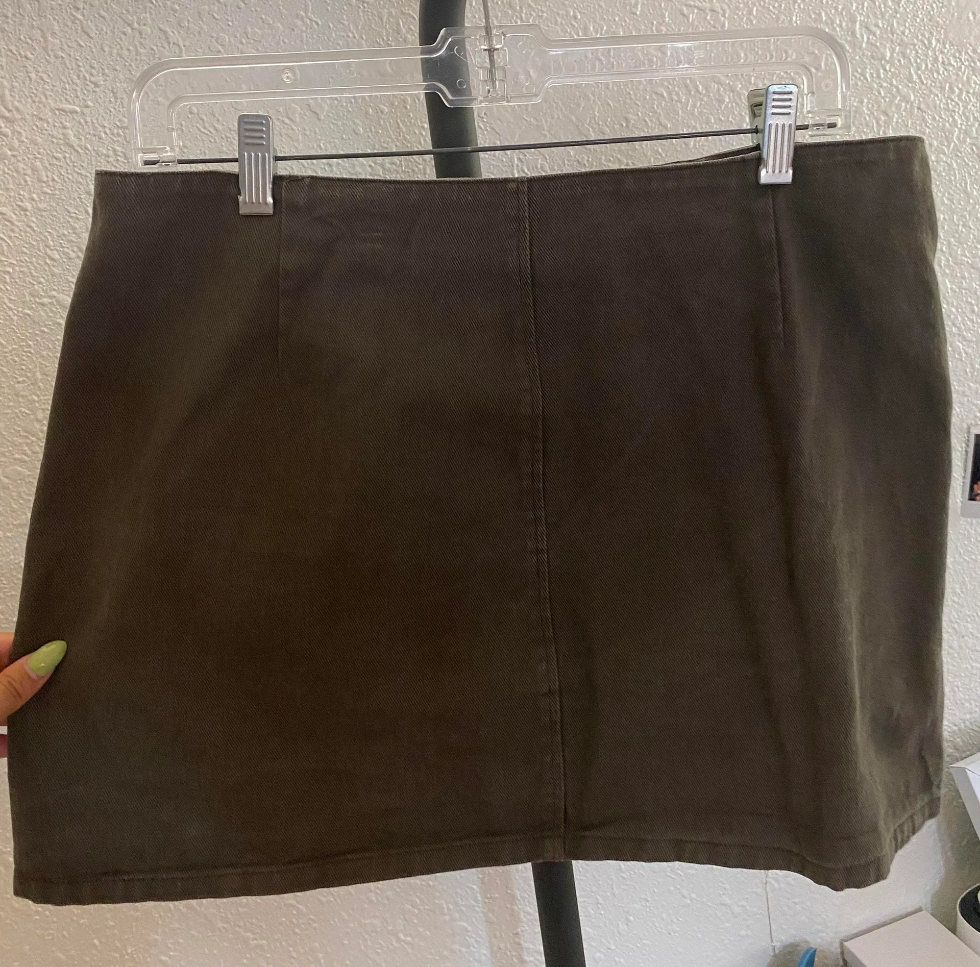 green mini skirt - Image 2