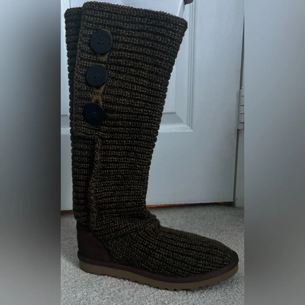 🆕UGG SINGLE (1) Right Boot, Size 6 - Image 2