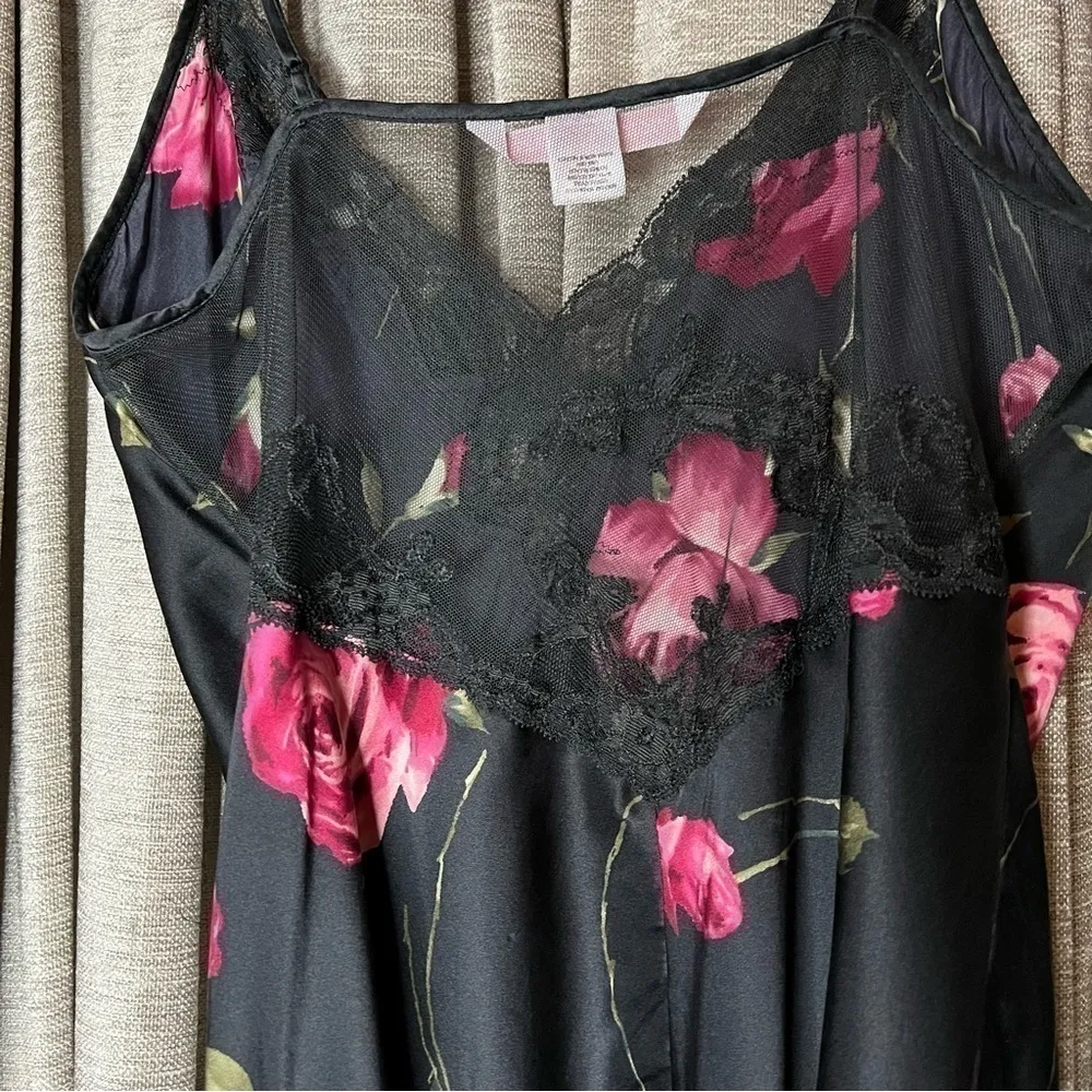 Vintage Y2K Victoria’s Secret Black Silk Rose Print Lace Trim Slip Size Medium - Image 12