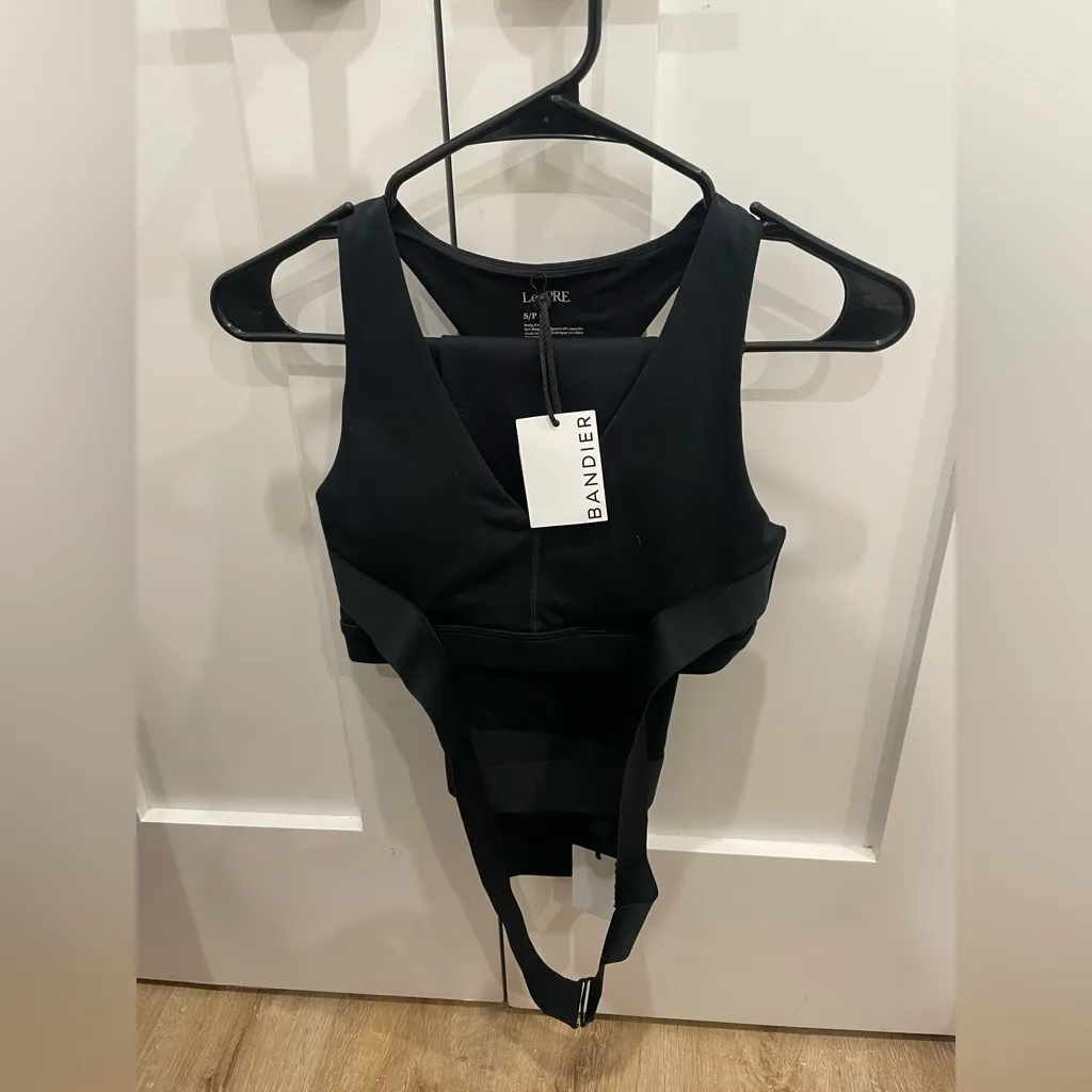 NWT Black Le Ore Crossover Bra Size Small - Image 7