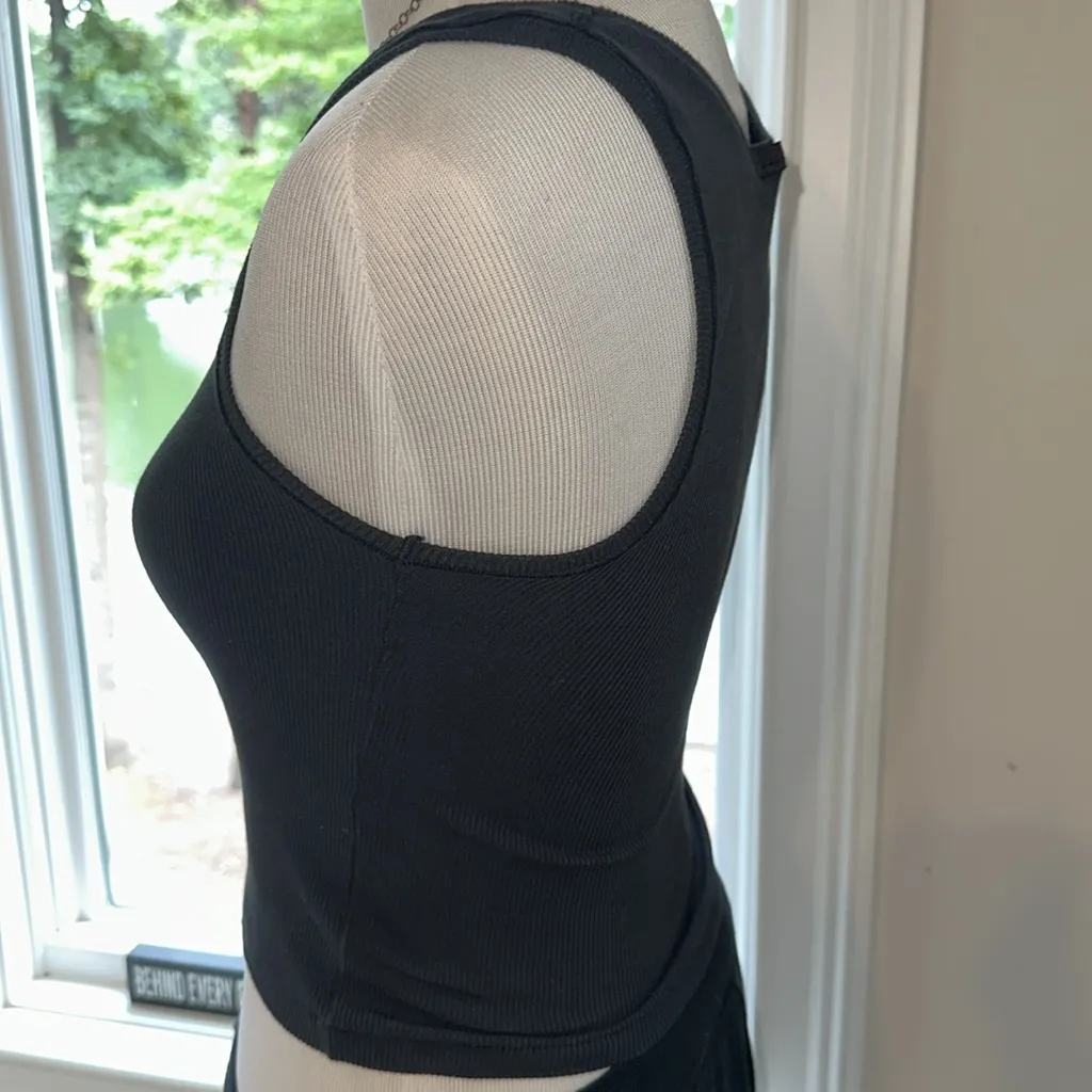 SKIMS Black Cropped Ribbed Tank, Large, NWOT - Image 4