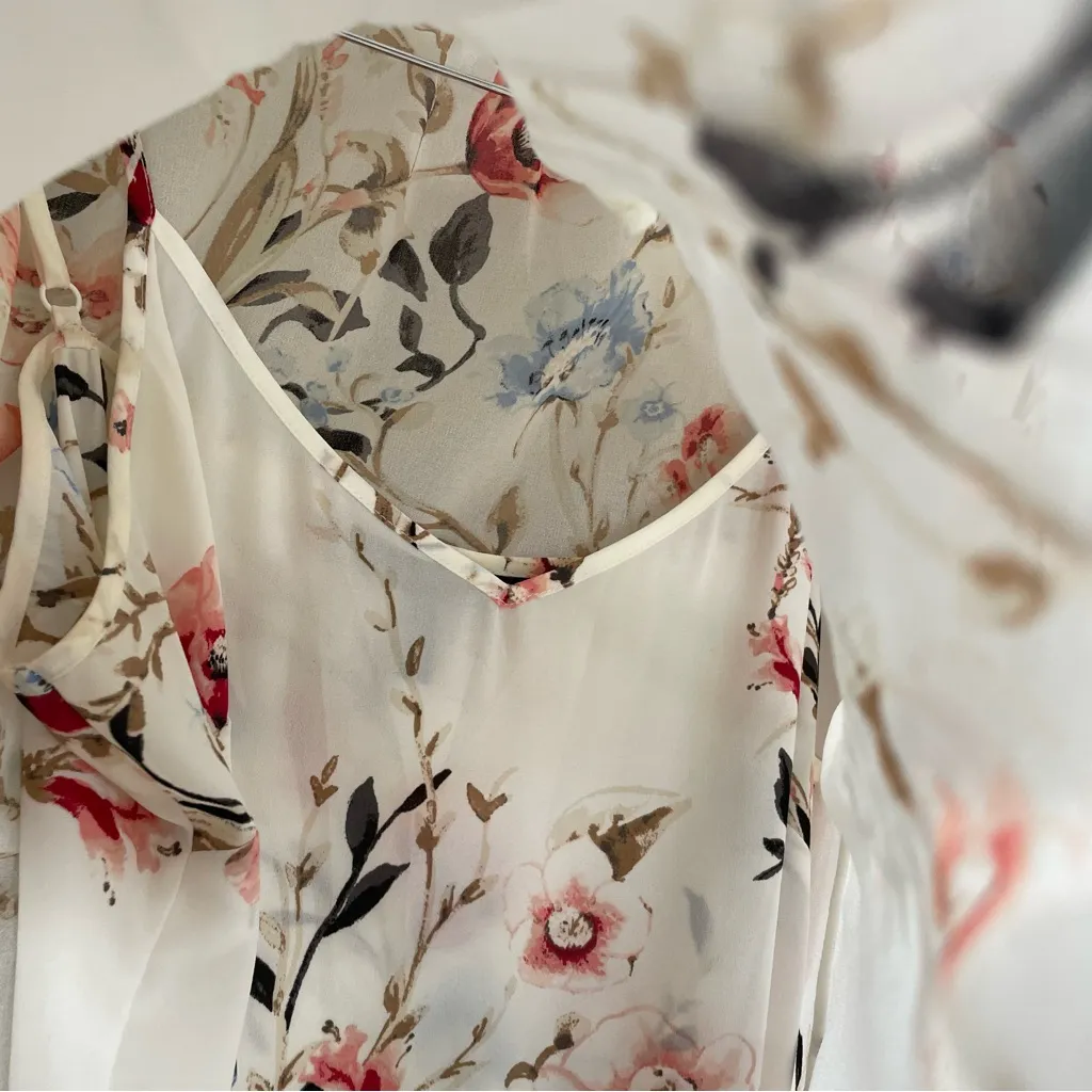 WHBM Silk Floral Mimosa Chiffon bell sleeve blouse WHITE HOUSE BLACK MARKET 8‎ - Image 6