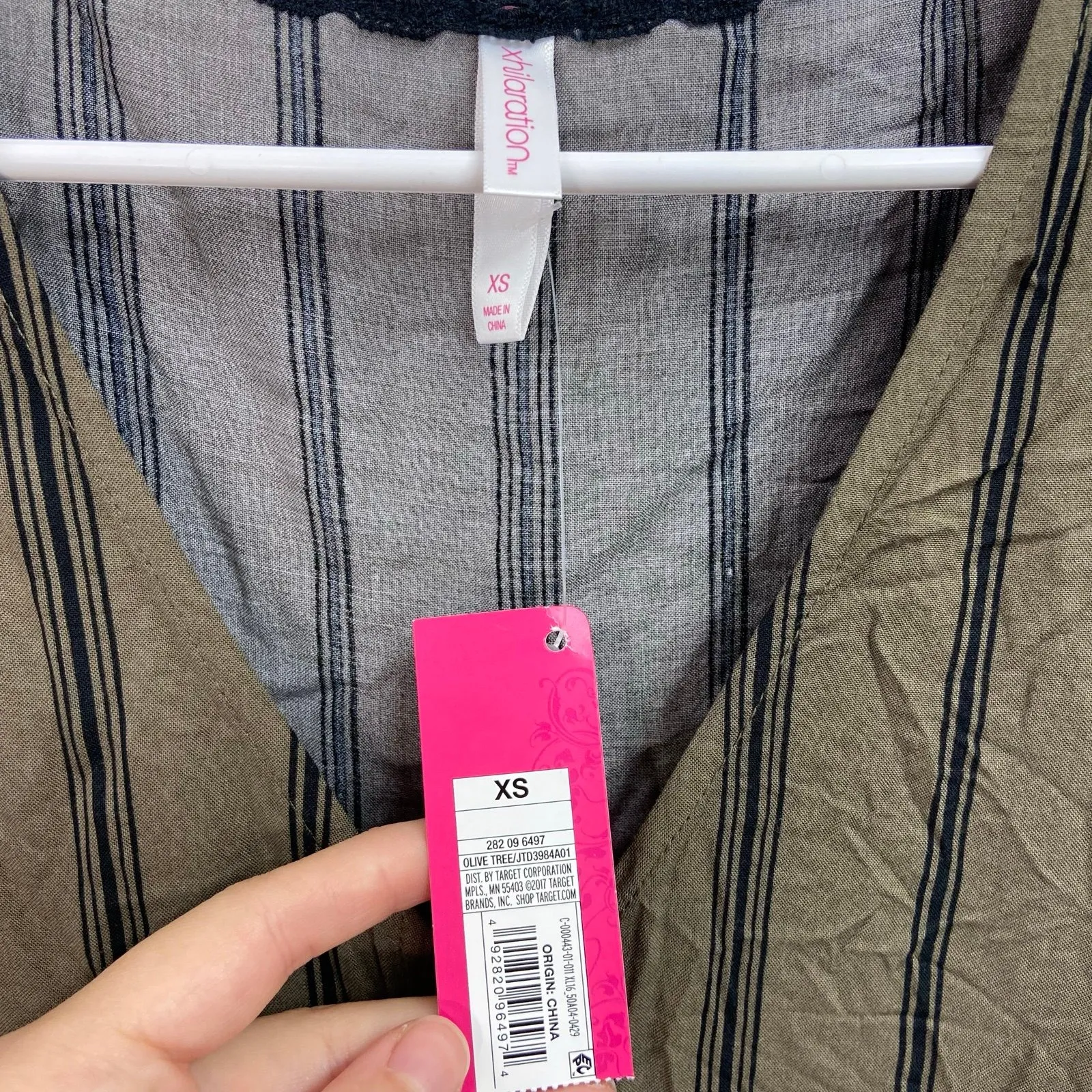 NEW Xhilaration women's green striped button v-neck‎ lightweight jumpsuit casual - Image 5