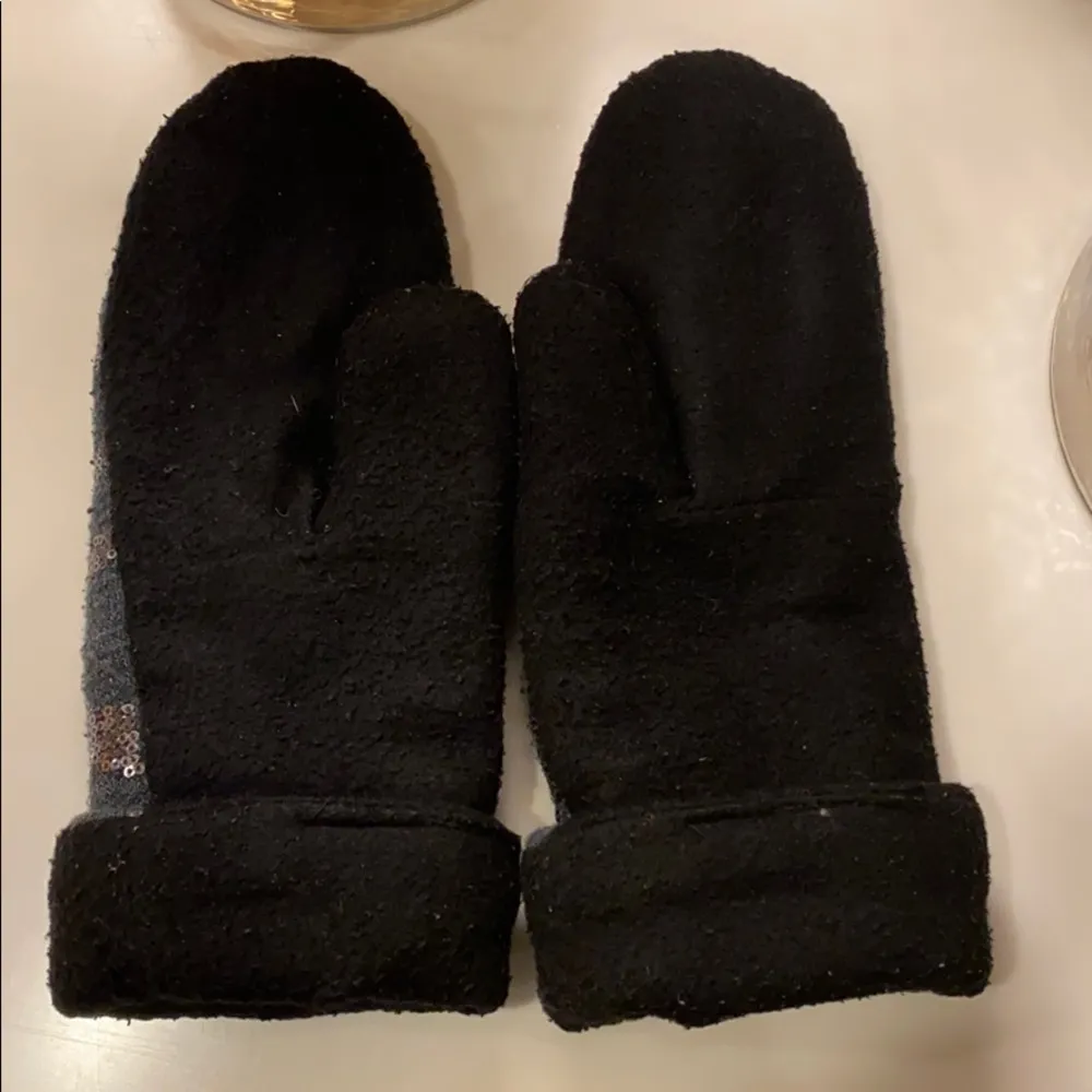 Sequin Mittens - Image 4